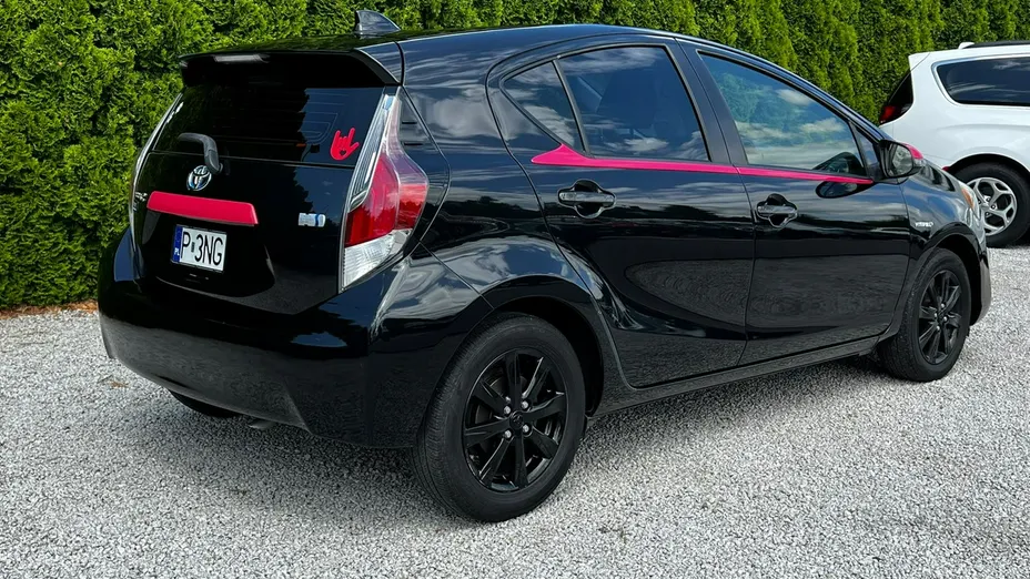 TOYOTA Prius -