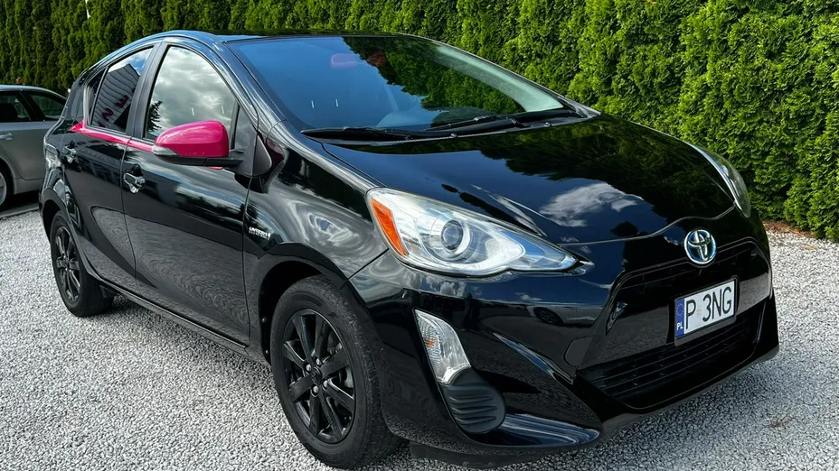 TOYOTA Prius -