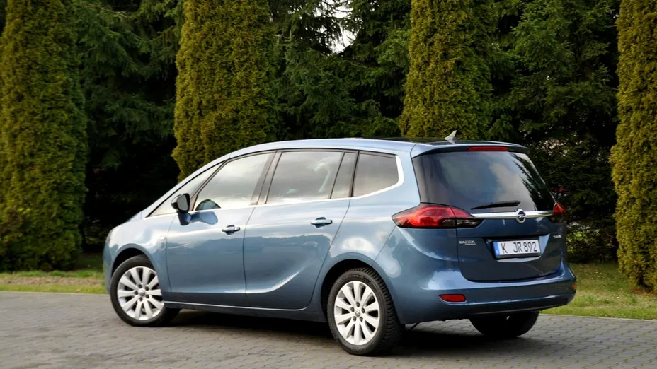 OPEL Zafira -