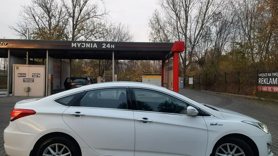 HYUNDAI i40 -