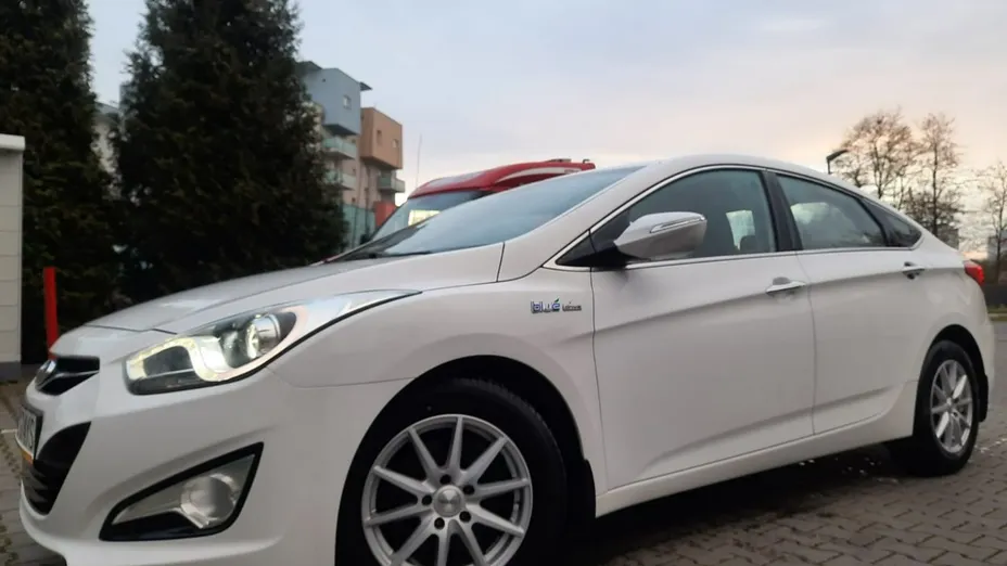 HYUNDAI i40 -