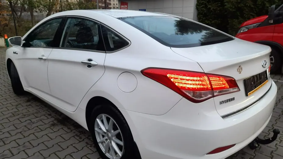 HYUNDAI i40 -