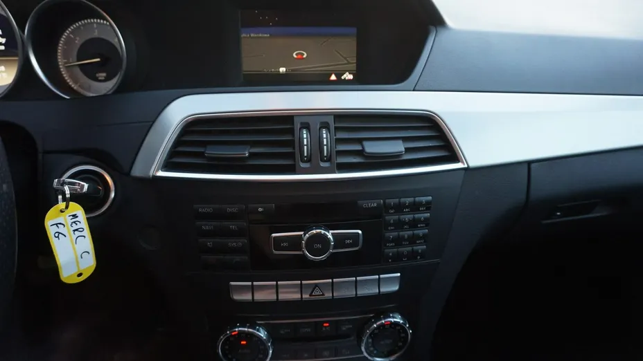 MERCEDES-BENZ C Klasa -