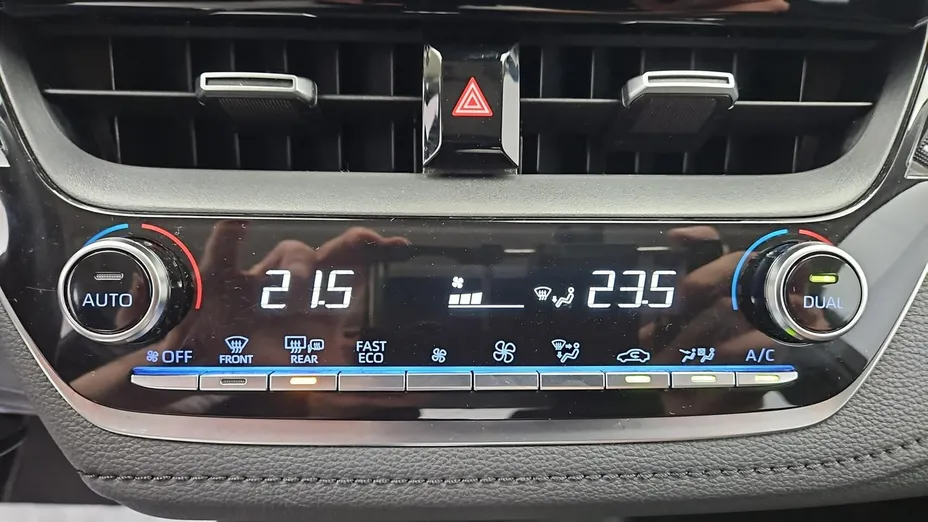TOYOTA Corolla -