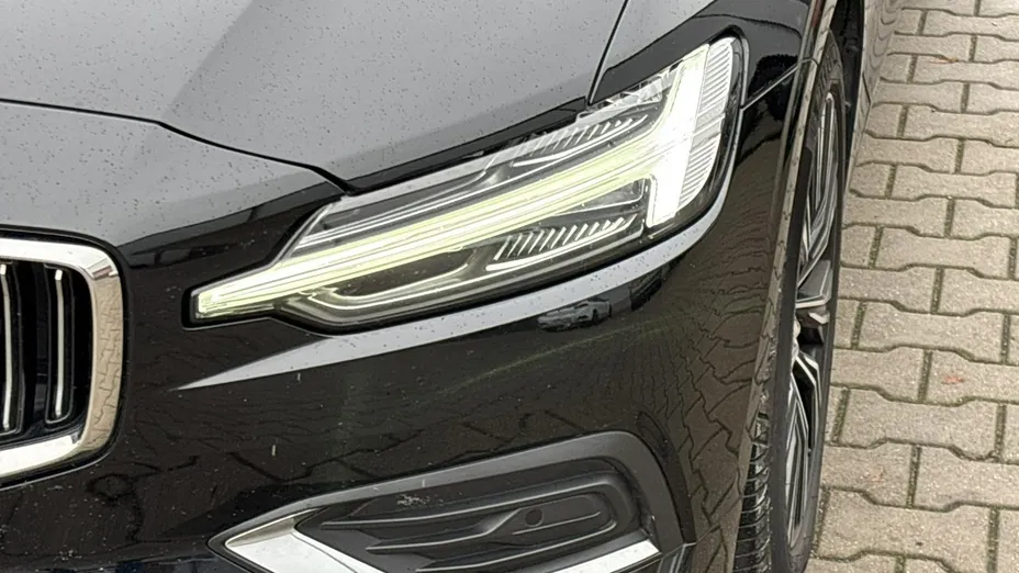 VOLVO V60 -