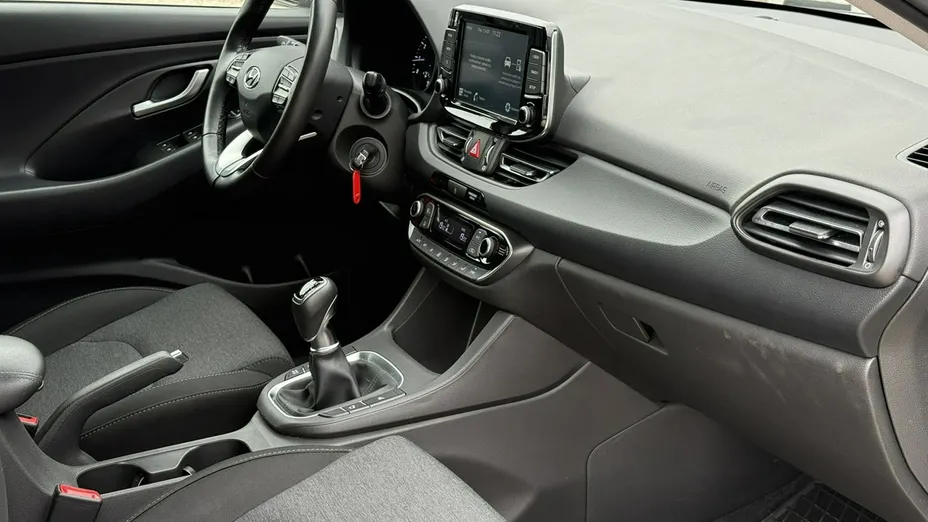 HYUNDAI i30 -