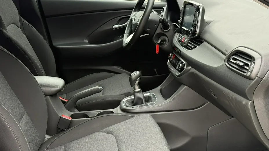 HYUNDAI i30 -