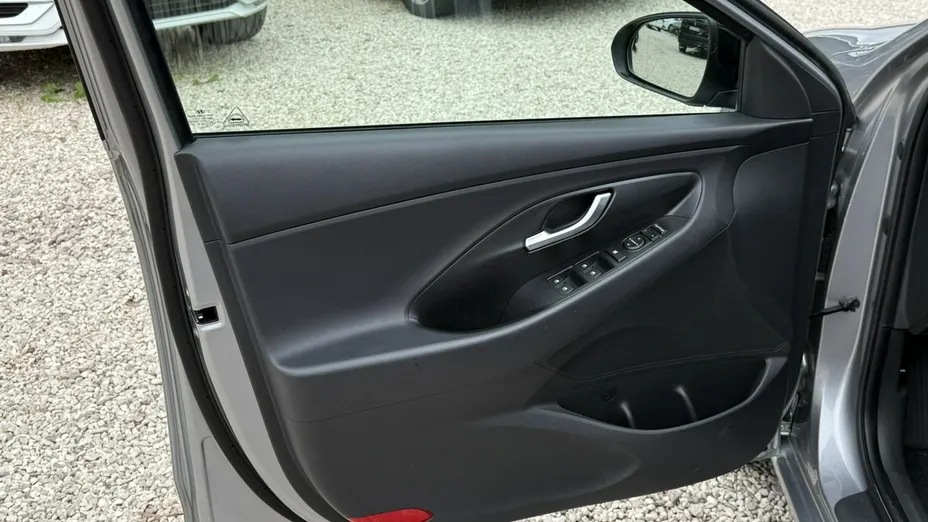 HYUNDAI i30 -