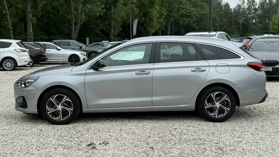 HYUNDAI i30 -