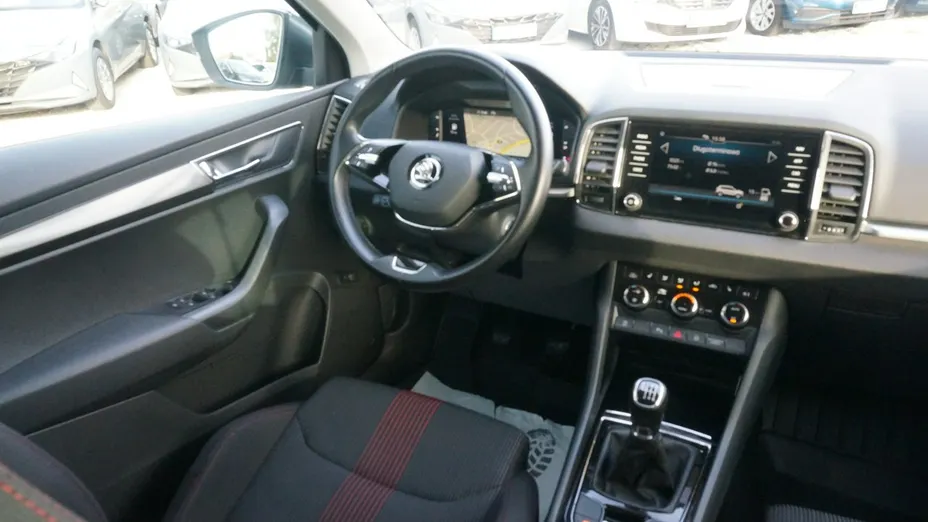 SKODA Karoq -