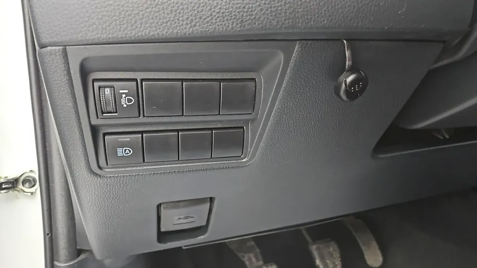 TOYOTA Yaris -
