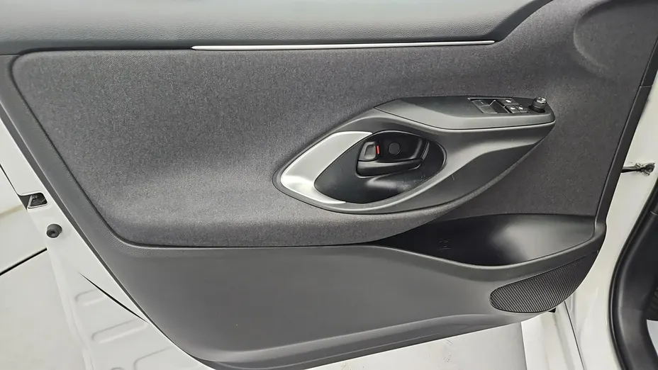 TOYOTA Yaris -
