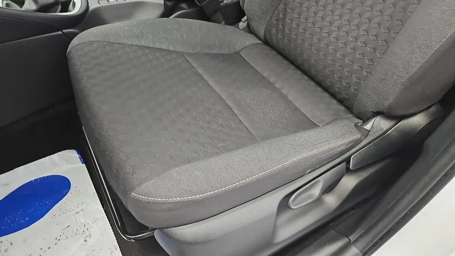 TOYOTA Yaris -