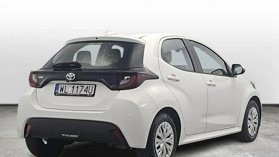 TOYOTA Yaris -