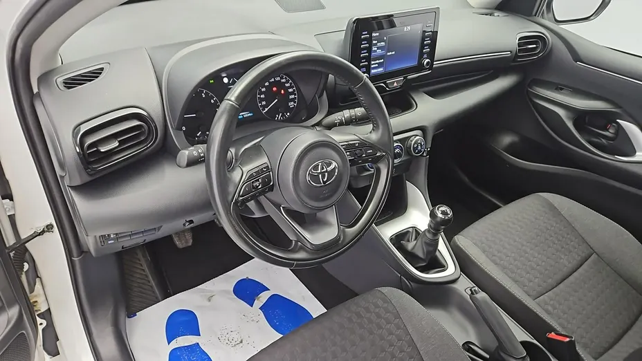 TOYOTA Yaris -
