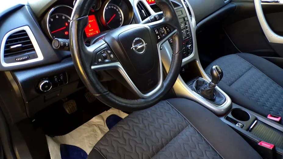 OPEL Astra -