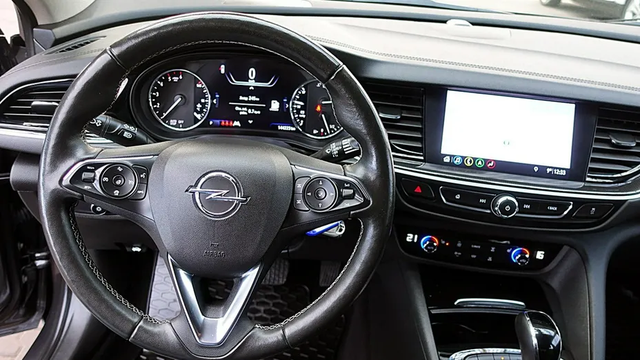 OPEL Insignia -