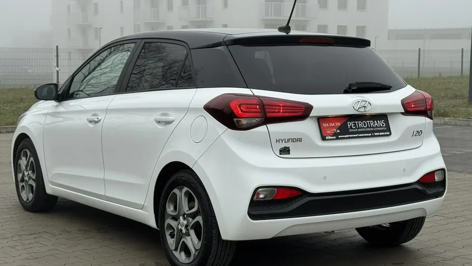 HYUNDAI i20 -