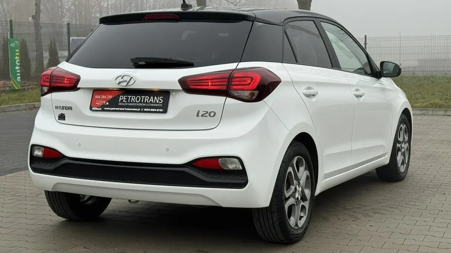 HYUNDAI i20 -