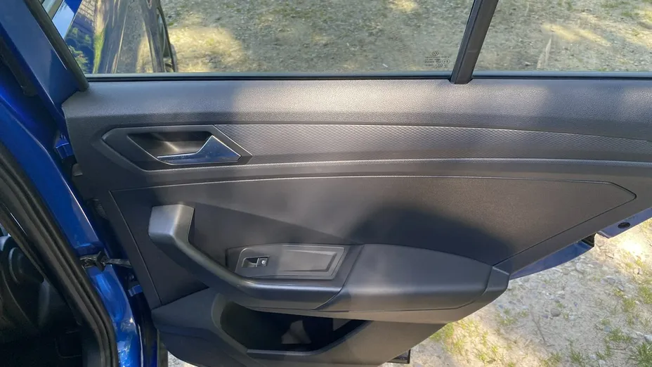 VOLKSWAGEN T-ROC -