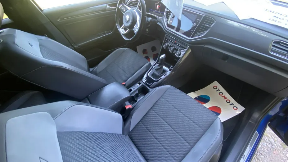 VOLKSWAGEN T-ROC -