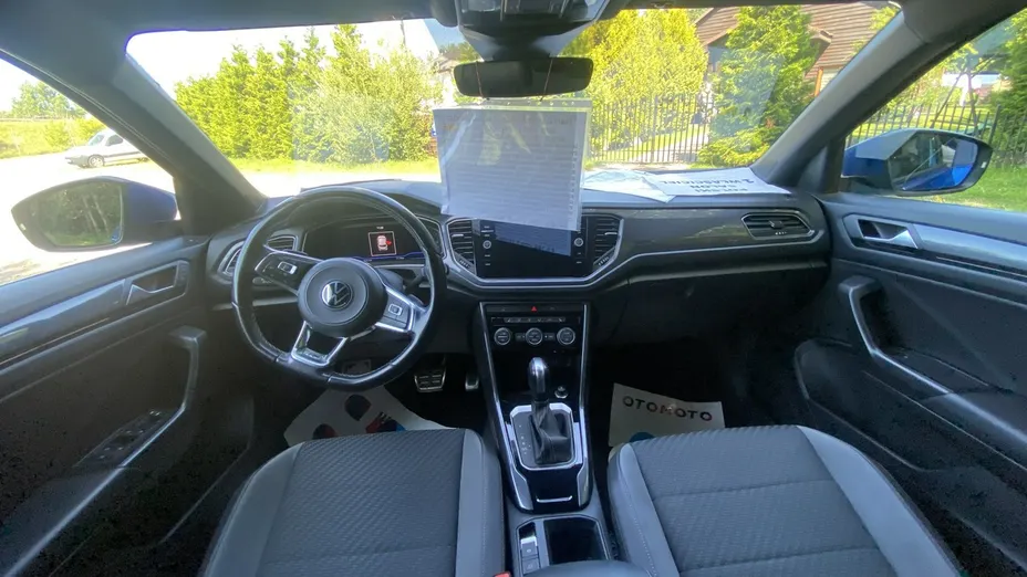 VOLKSWAGEN T-ROC -