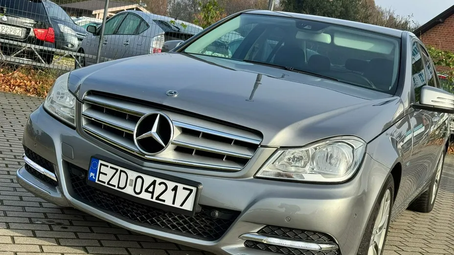 MERCEDES-BENZ C Klasa -