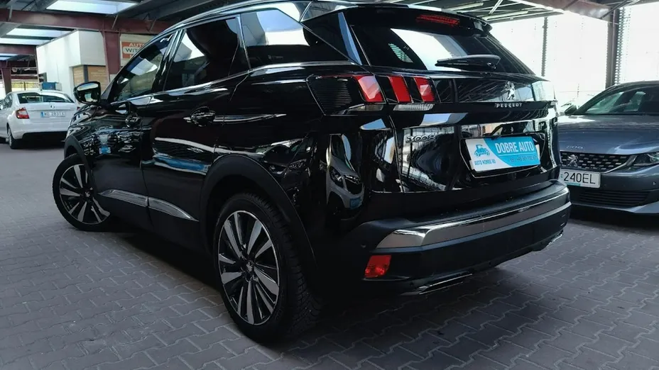 PEUGEOT 3008 -
