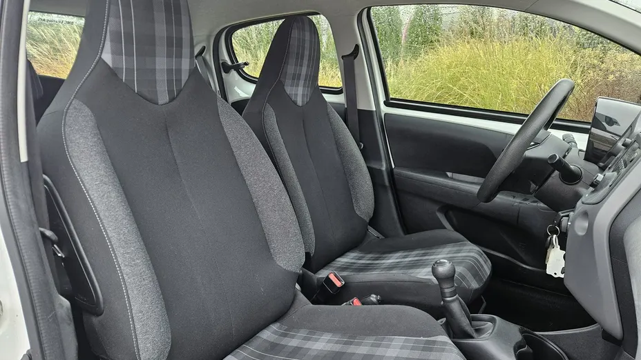 PEUGEOT 108 -