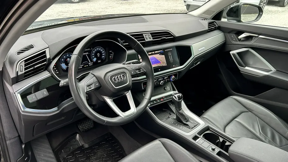 AUDI Q3 -