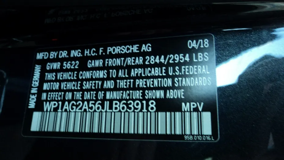 PORSCHE Macan -
