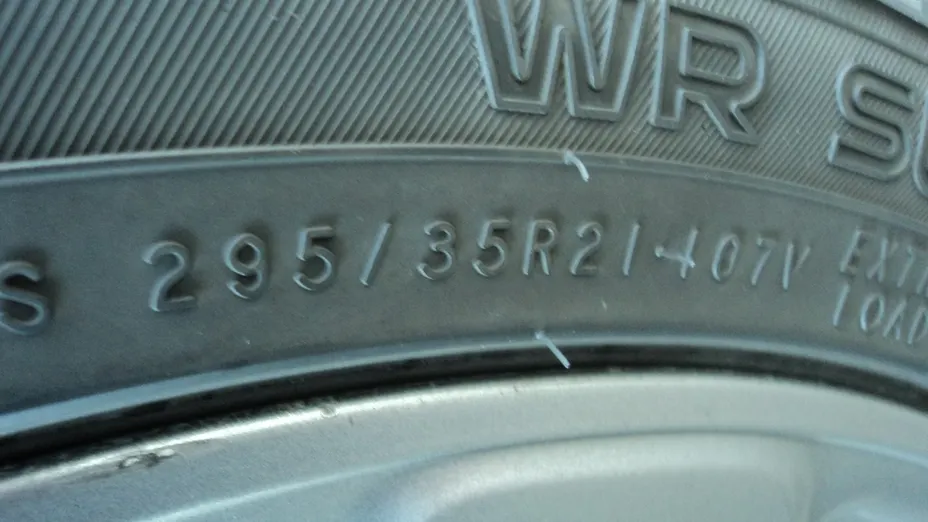 PORSCHE Macan -