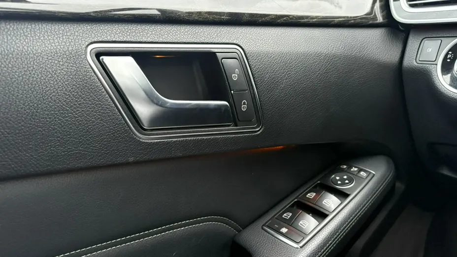 MERCEDES-BENZ E Klasa -