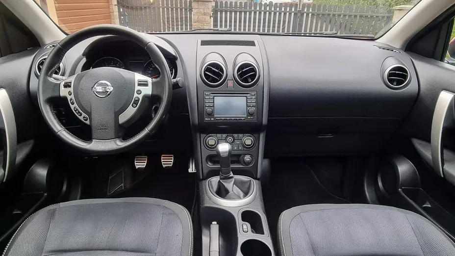 NISSAN Qashqai -