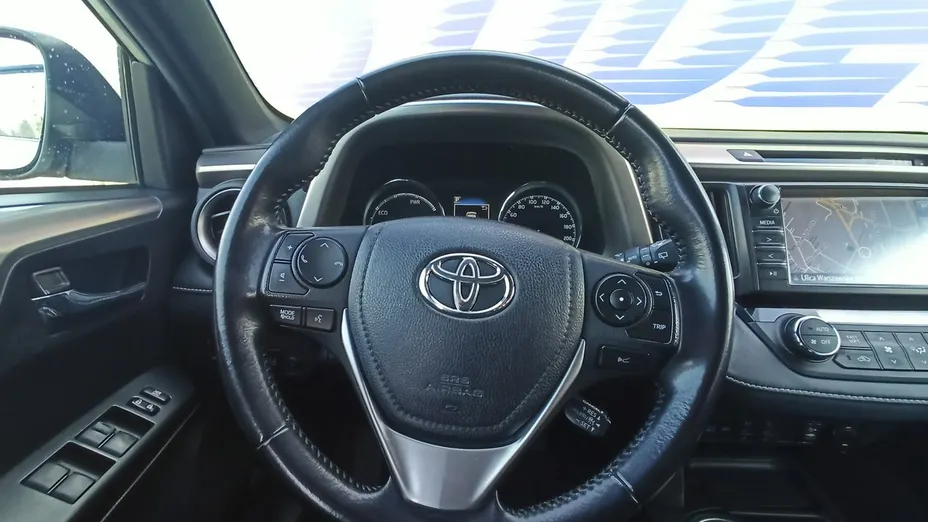 TOYOTA RAV4 -