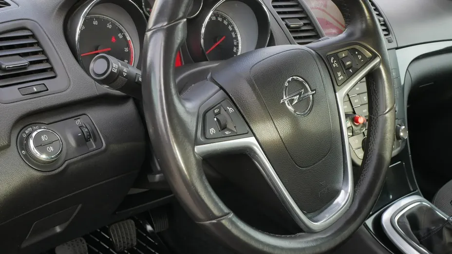 OPEL Insignia -