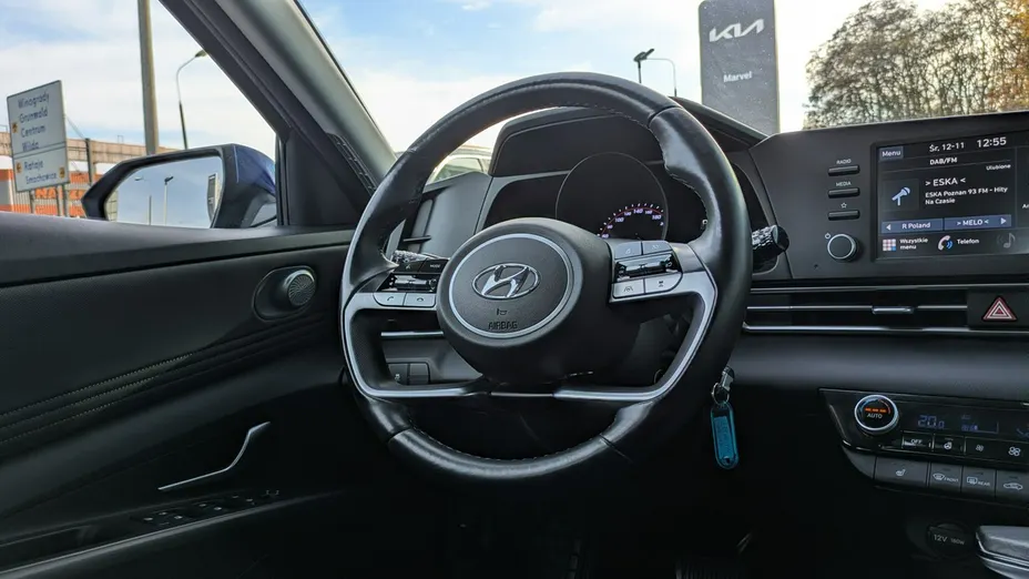 HYUNDAI Elantra -