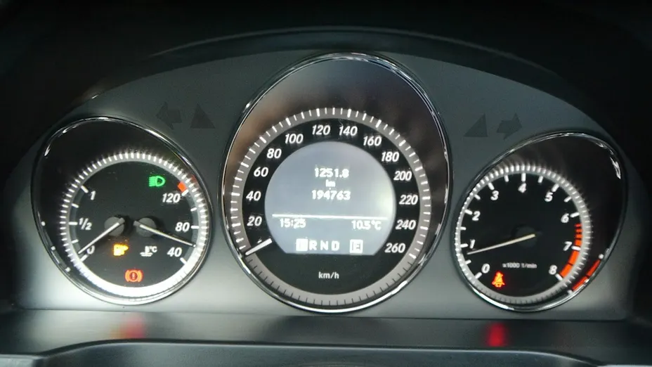 MERCEDES-BENZ C Klasa -