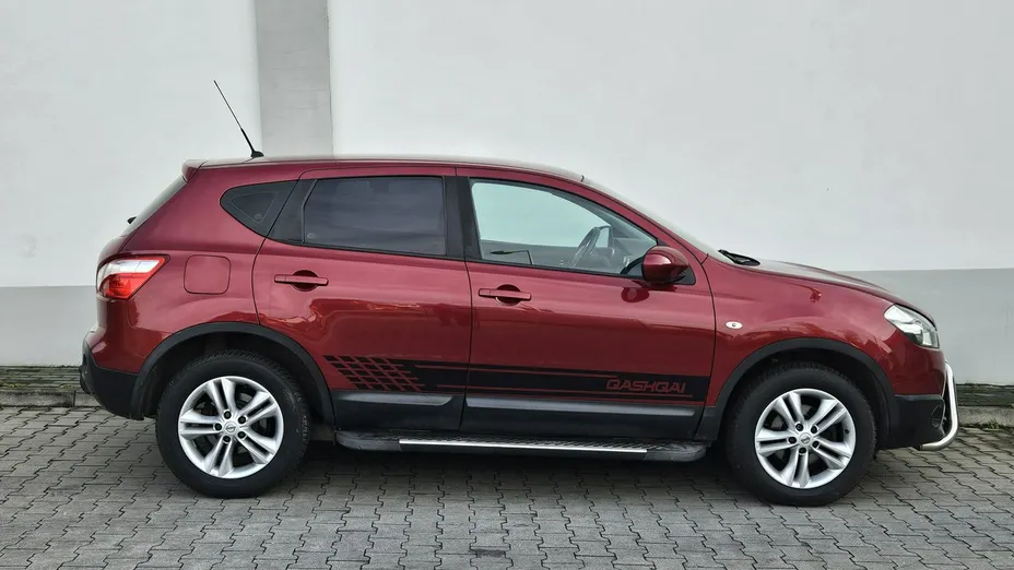 NISSAN Qashqai -