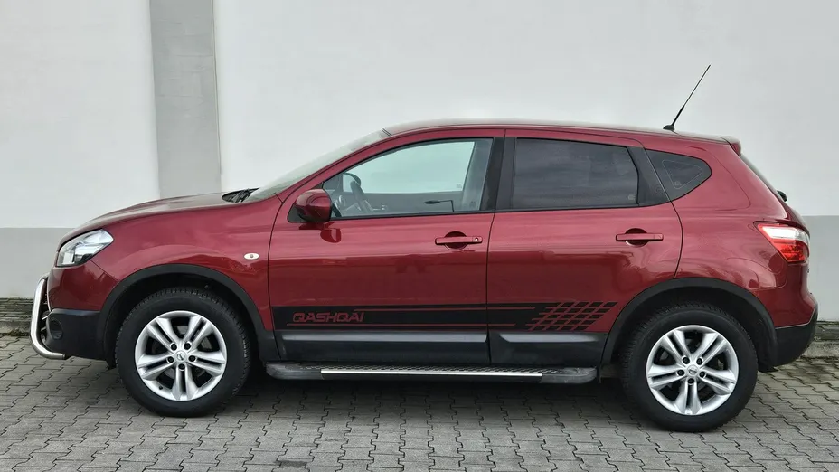 NISSAN Qashqai -