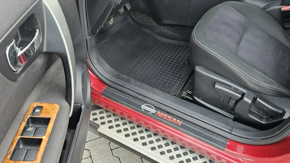 NISSAN Qashqai -