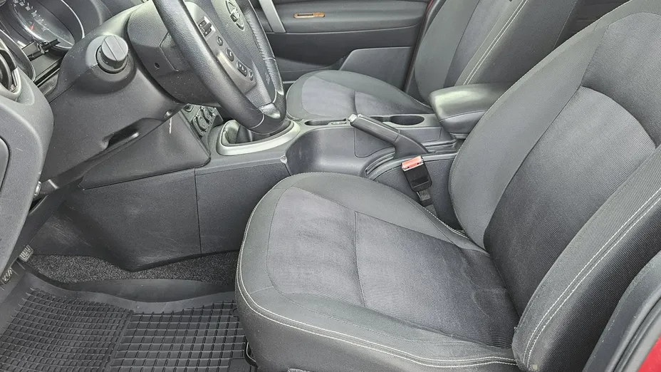 NISSAN Qashqai -