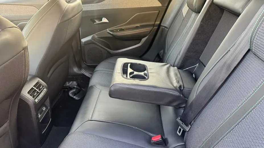PEUGEOT 308 -