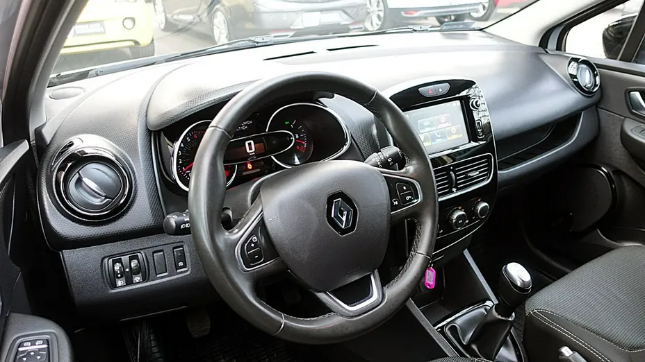 RENAULT Clio -