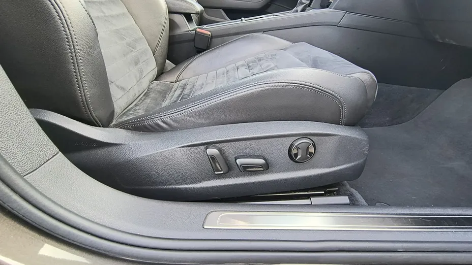 VOLKSWAGEN Passat -
