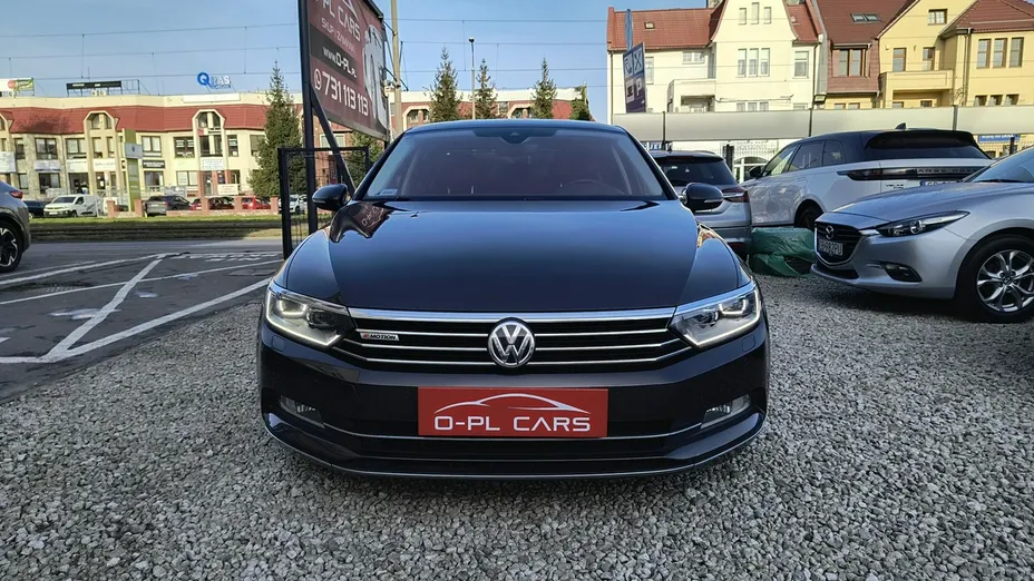 VOLKSWAGEN Passat -