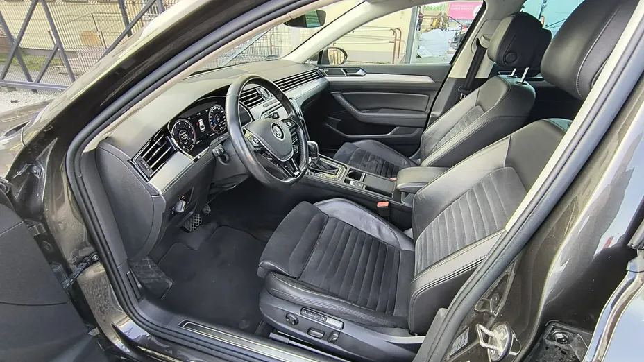 VOLKSWAGEN Passat -