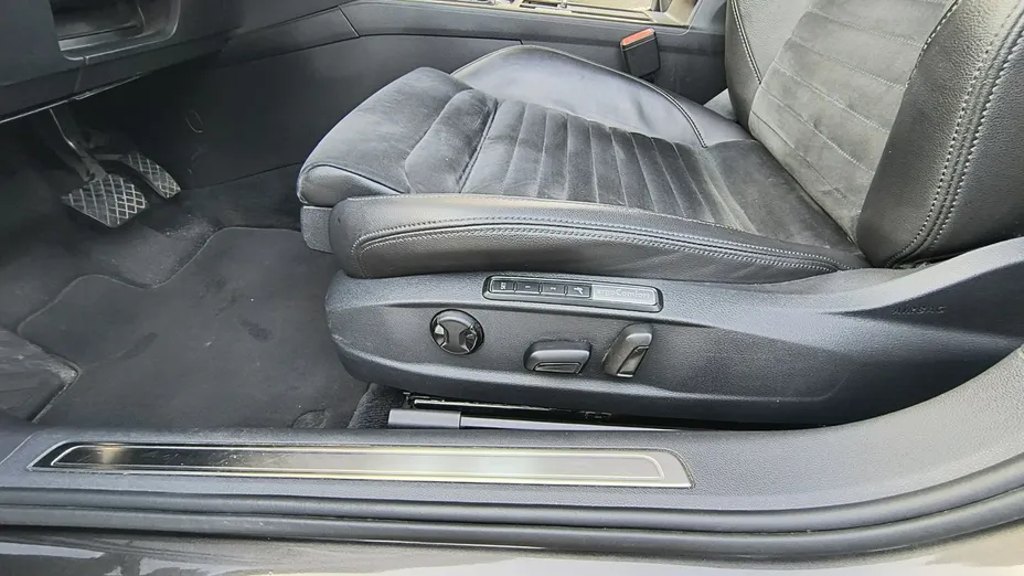 VOLKSWAGEN Passat -