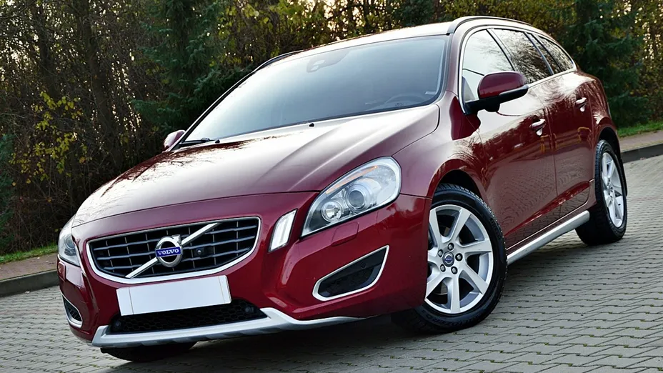VOLVO V60 -