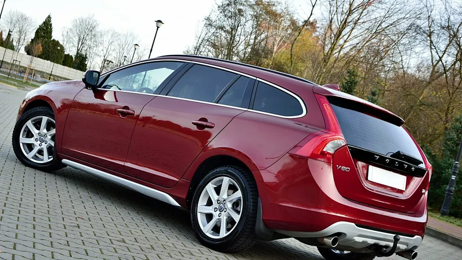 VOLVO V60 -